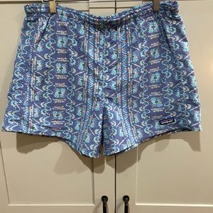 Women’s Patagonia Baggie Shorts. Size large